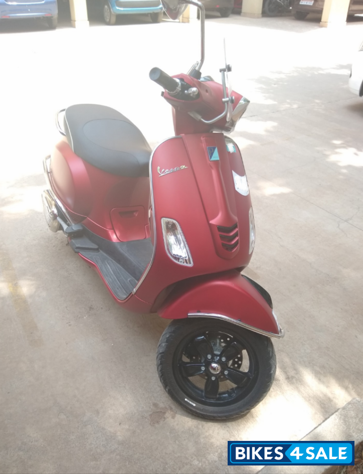 Matt Red Vespa SXL 150