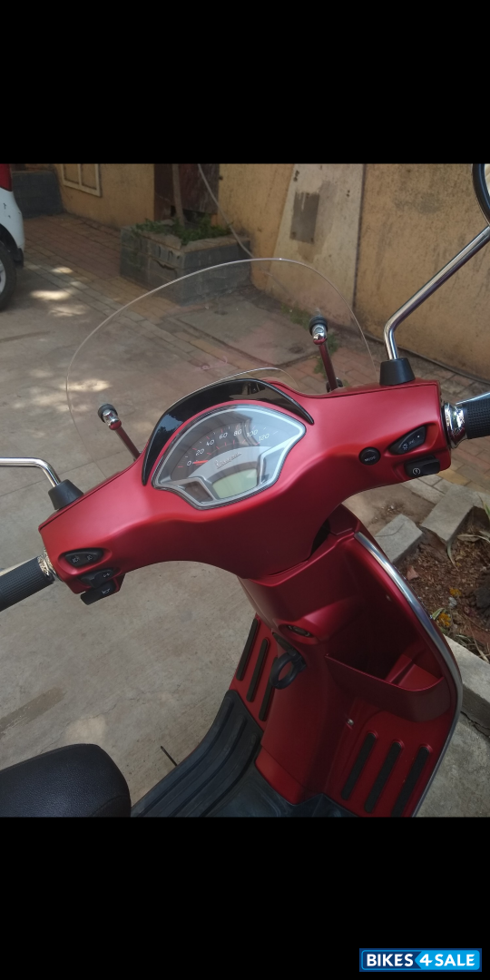 Matt Red Vespa SXL 150