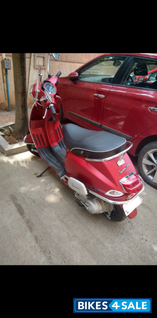 Matt Red Vespa SXL 150