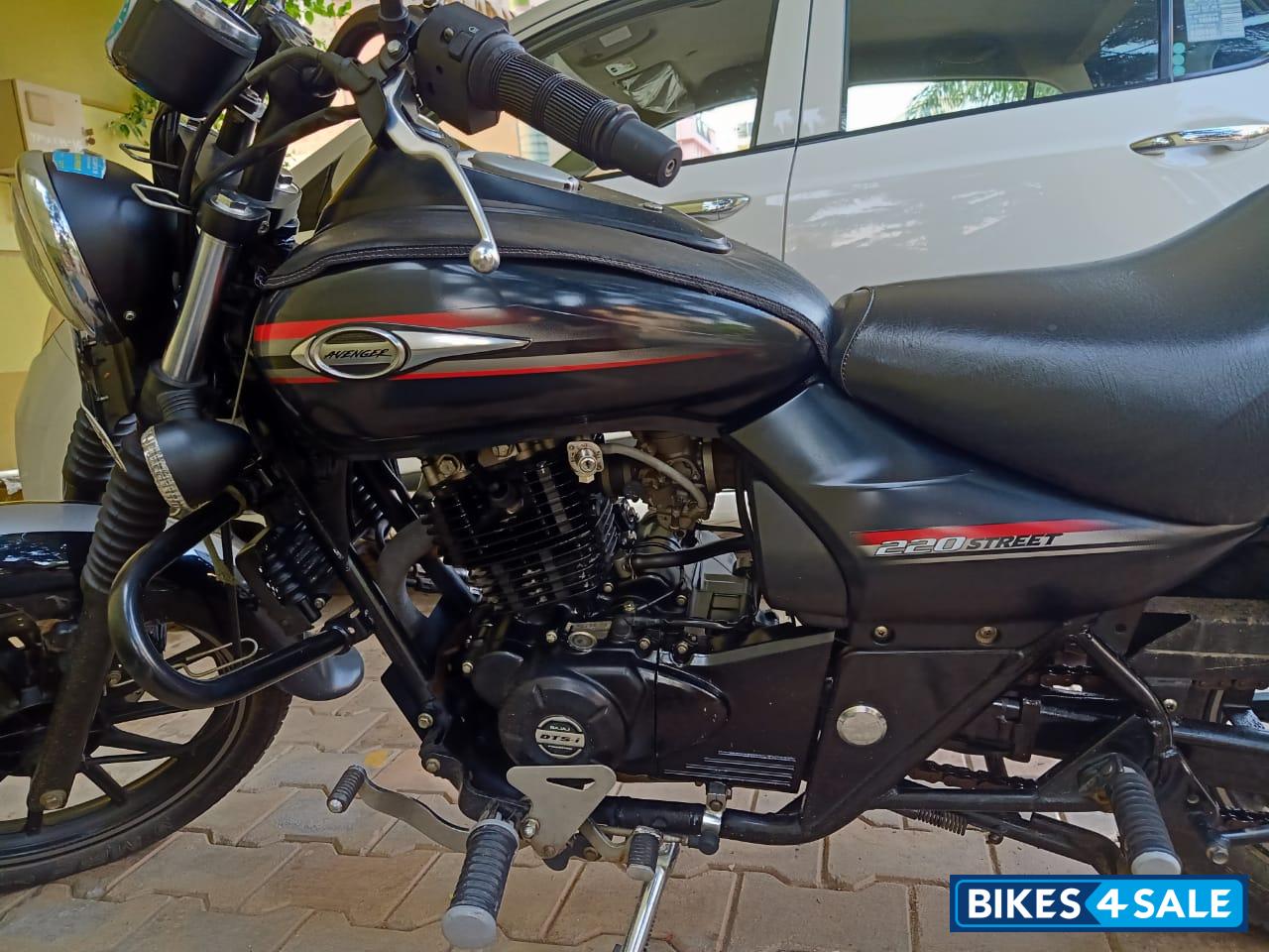 Bajaj Avenger Street 220