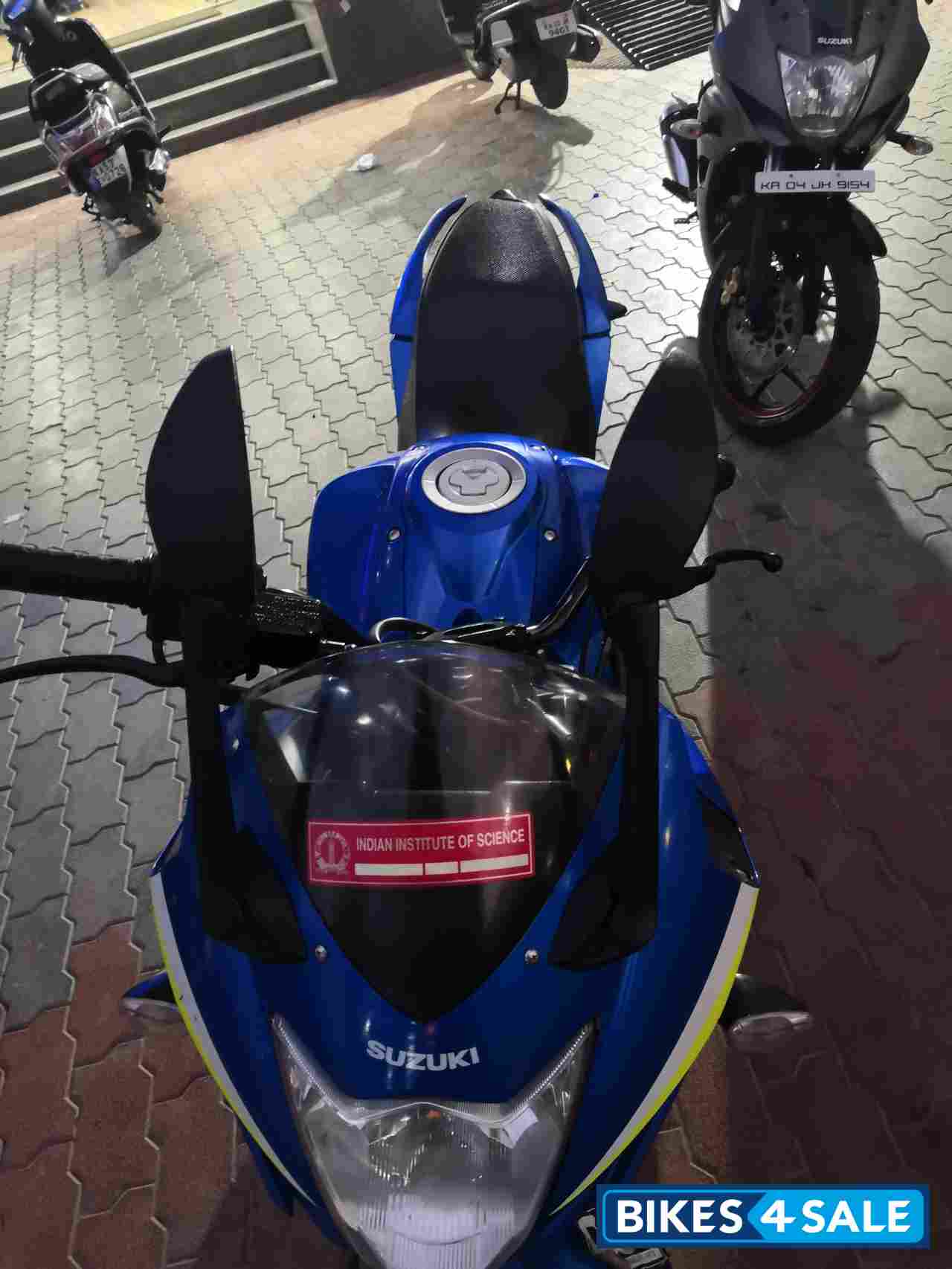 Blue Suzuki Gixxer SF