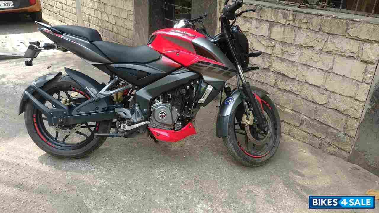 Bajaj Pulsar 200 NS