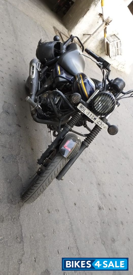 Blue Bajaj Avenger Street 150