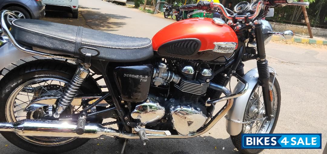 Triumph Bonneville T100