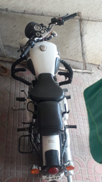 White Royal Enfield Classic 350