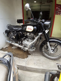 Black Royal Enfield Classic 350