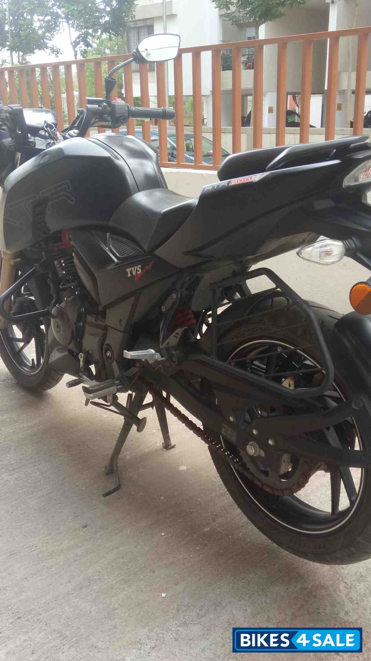 TVS Apache RTR 200 4V TVS Apache RTR 200 4V