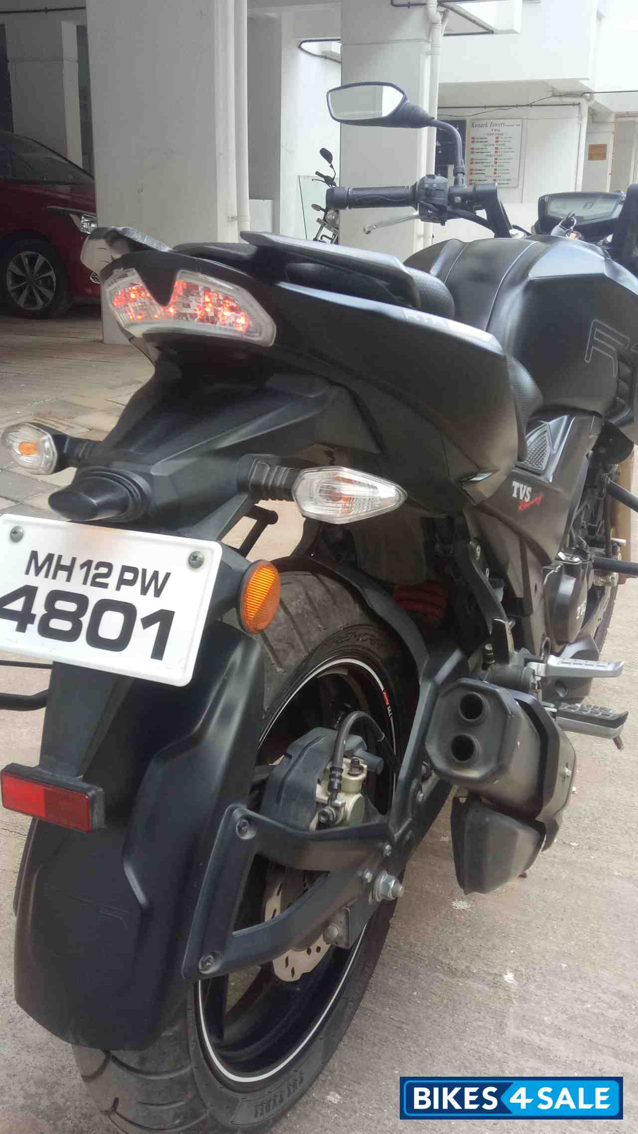 TVS Apache RTR 200 4V TVS Apache RTR 200 4V