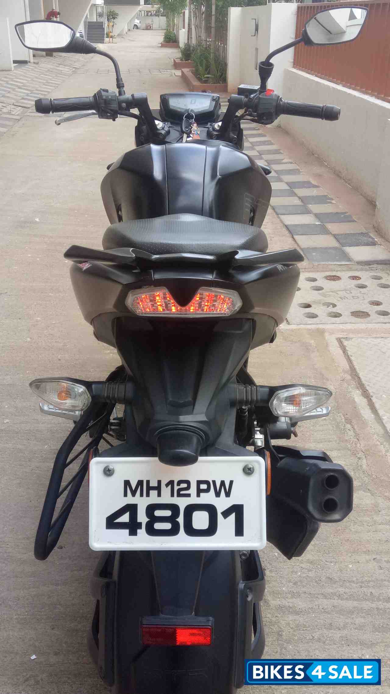 TVS Apache RTR 200 4V TVS Apache RTR 200 4V