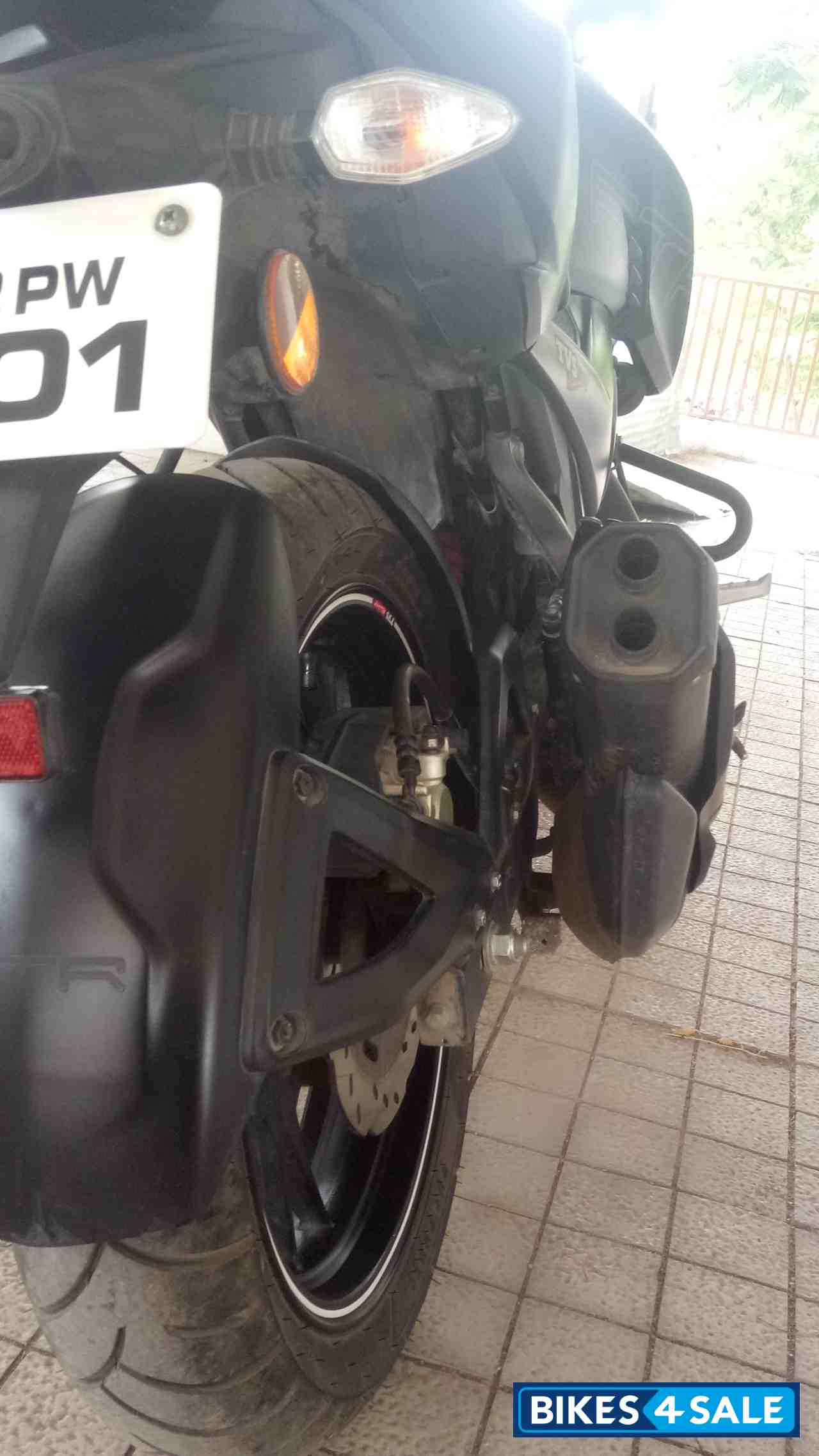 TVS Apache RTR 200 4V TVS Apache RTR 200 4V