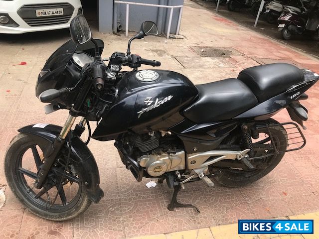 Black Bajaj Pulsar 180 DTSi