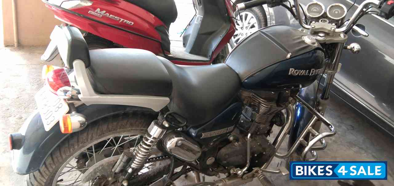 Metallic Blue Royal Enfield Thunderbird 350 Metallic Blue Royal Enfield Thunderbird 350