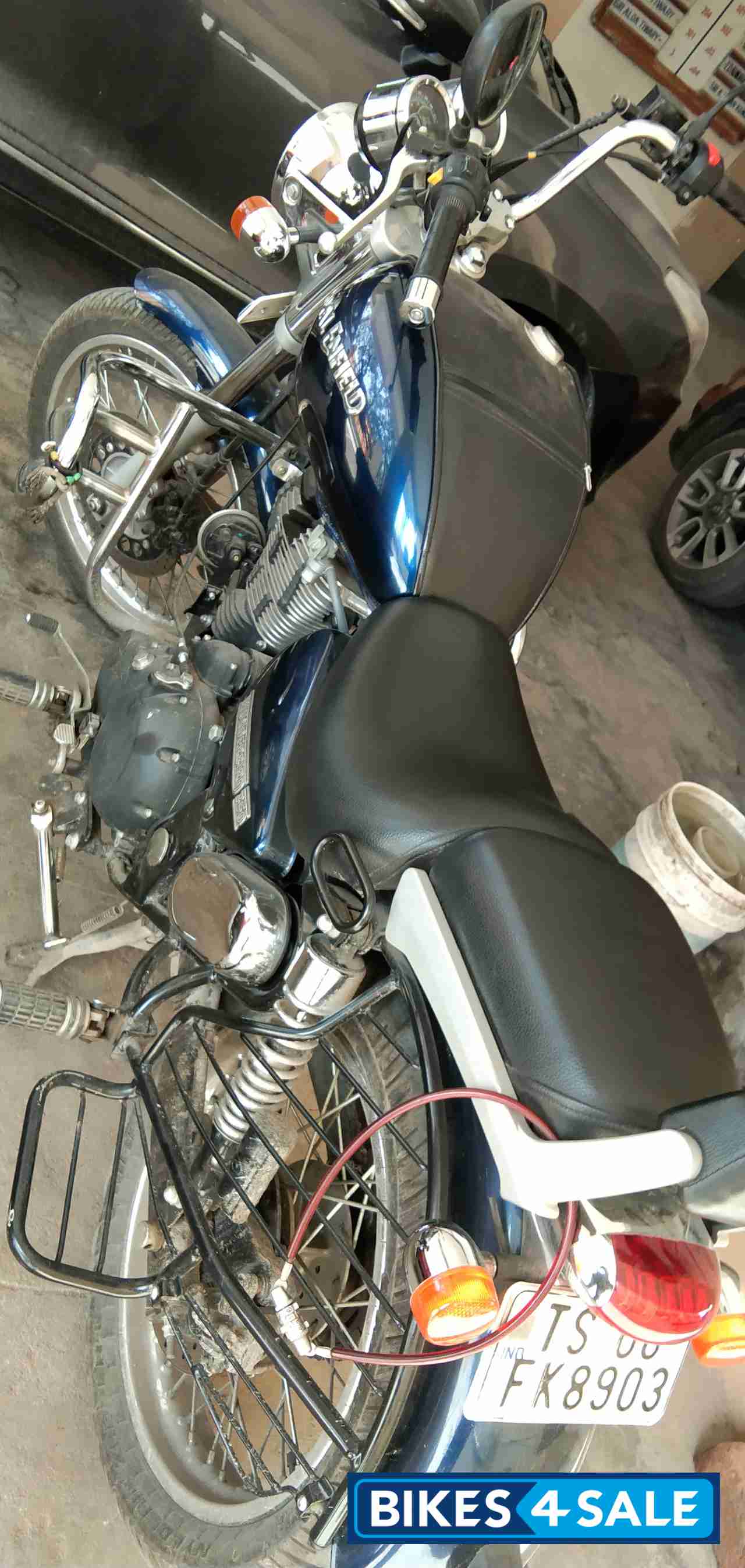 Metallic Blue Royal Enfield Thunderbird 350 Metallic Blue Royal Enfield Thunderbird 350