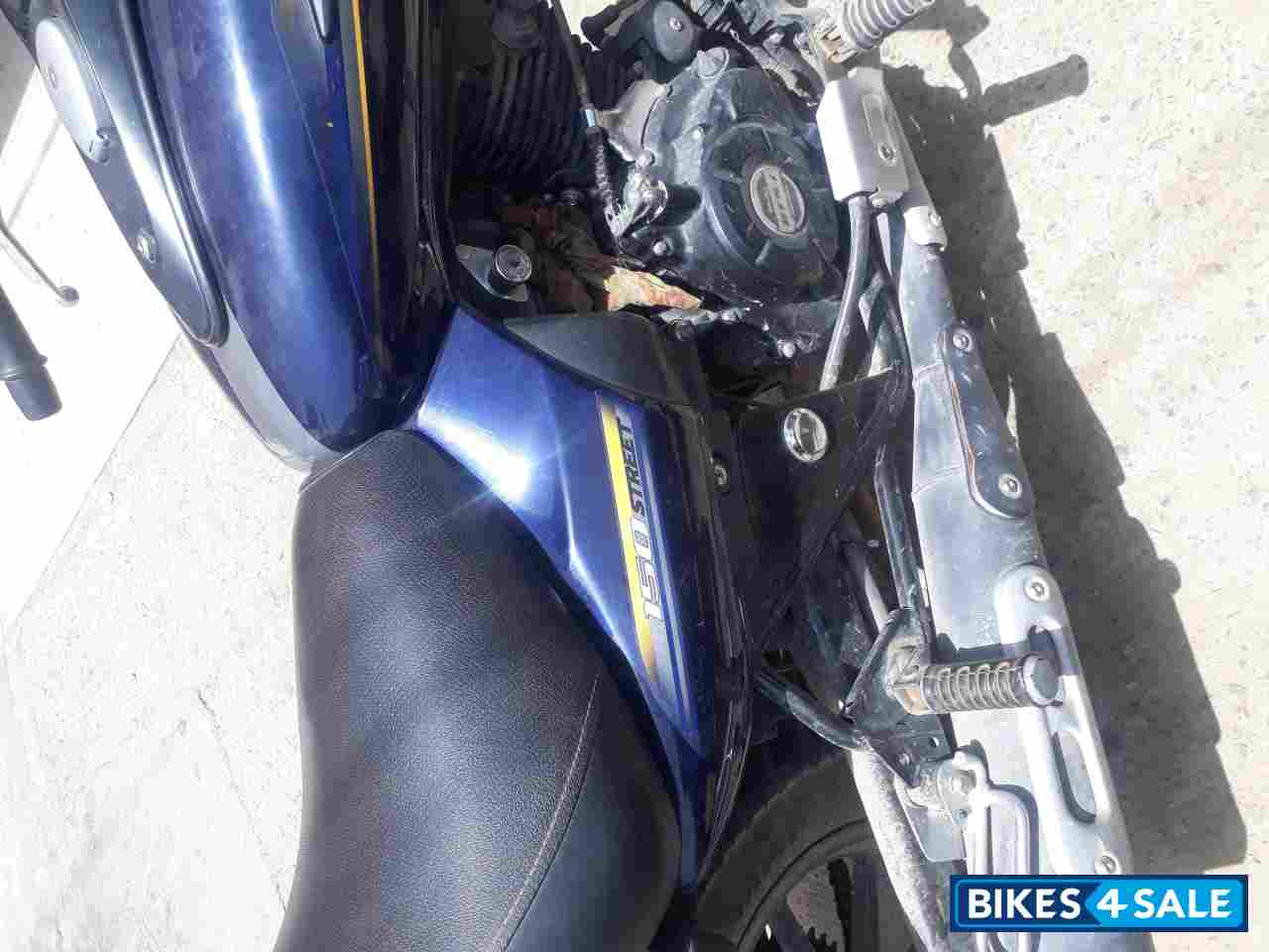 Blue Bajaj Avenger Street 150