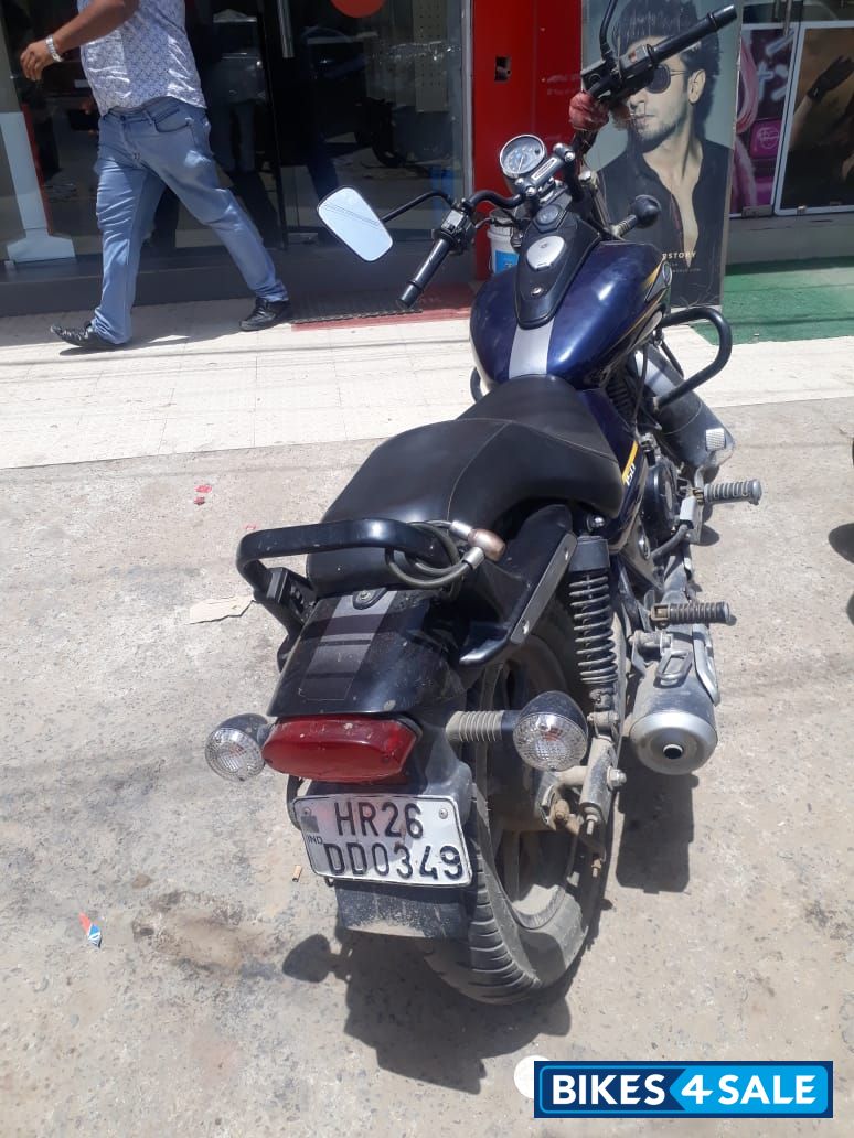 Blue Bajaj Avenger Street 150