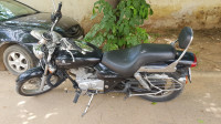Black Bajaj Avenger 220 DTS-i