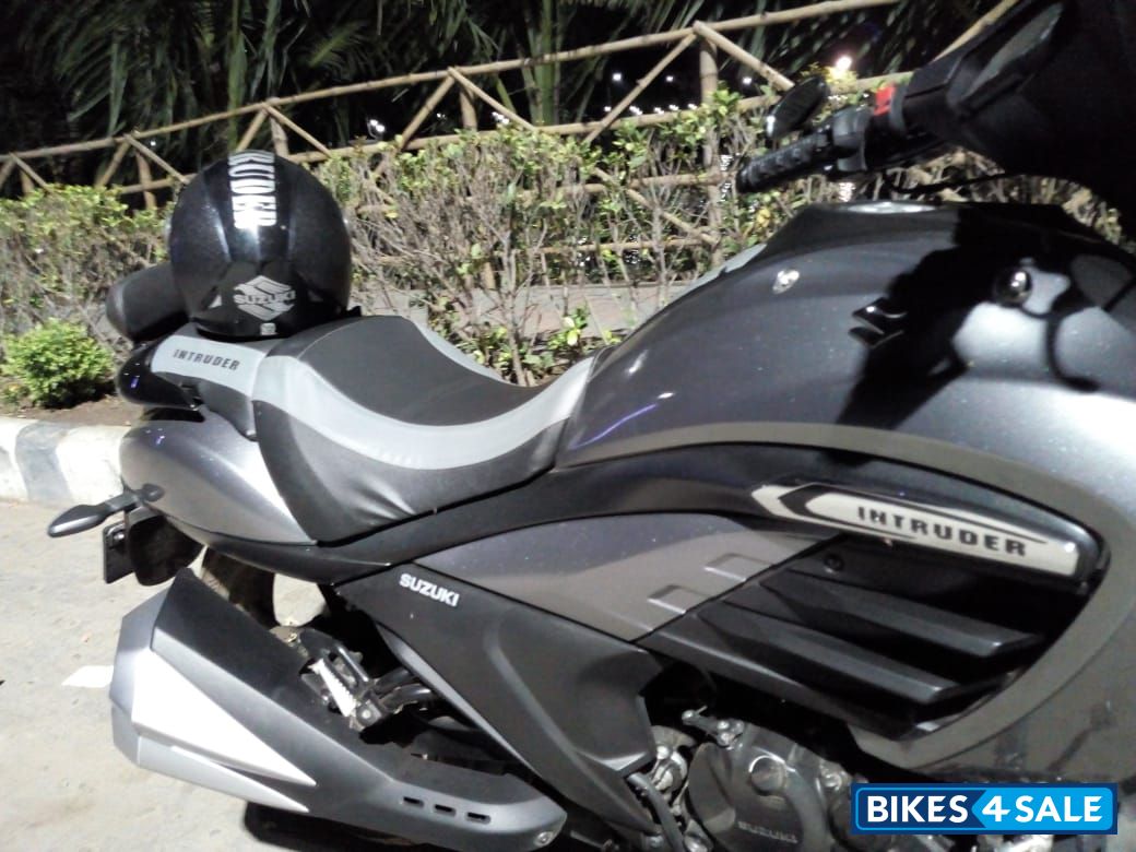 Grey Suzuki Intruder 150