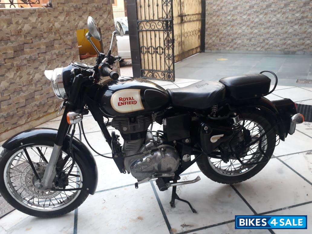 Black Royal Enfield Classic 350 Black Royal Enfield Classic 350