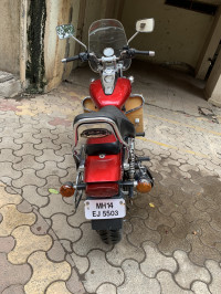 Red Bajaj Avenger 220 DTS-i