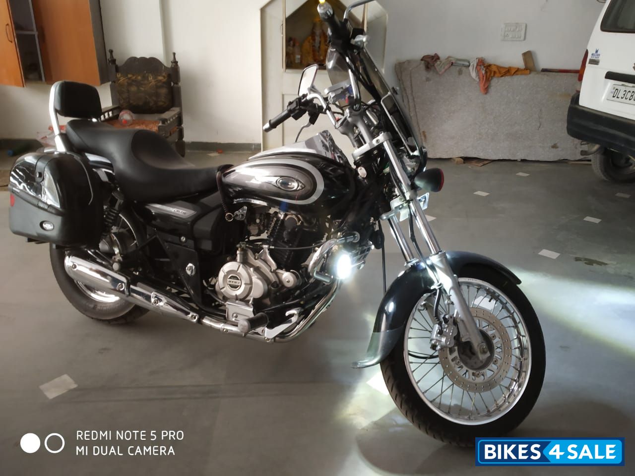 Bajaj Avenger 220 DTS-i Bajaj Avenger 220 DTS-i