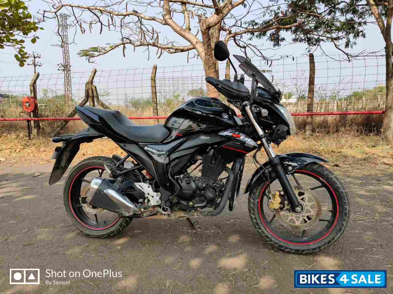 Black Suzuki Gixxer ABS