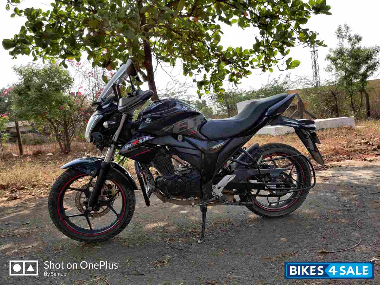 Black Suzuki Gixxer ABS