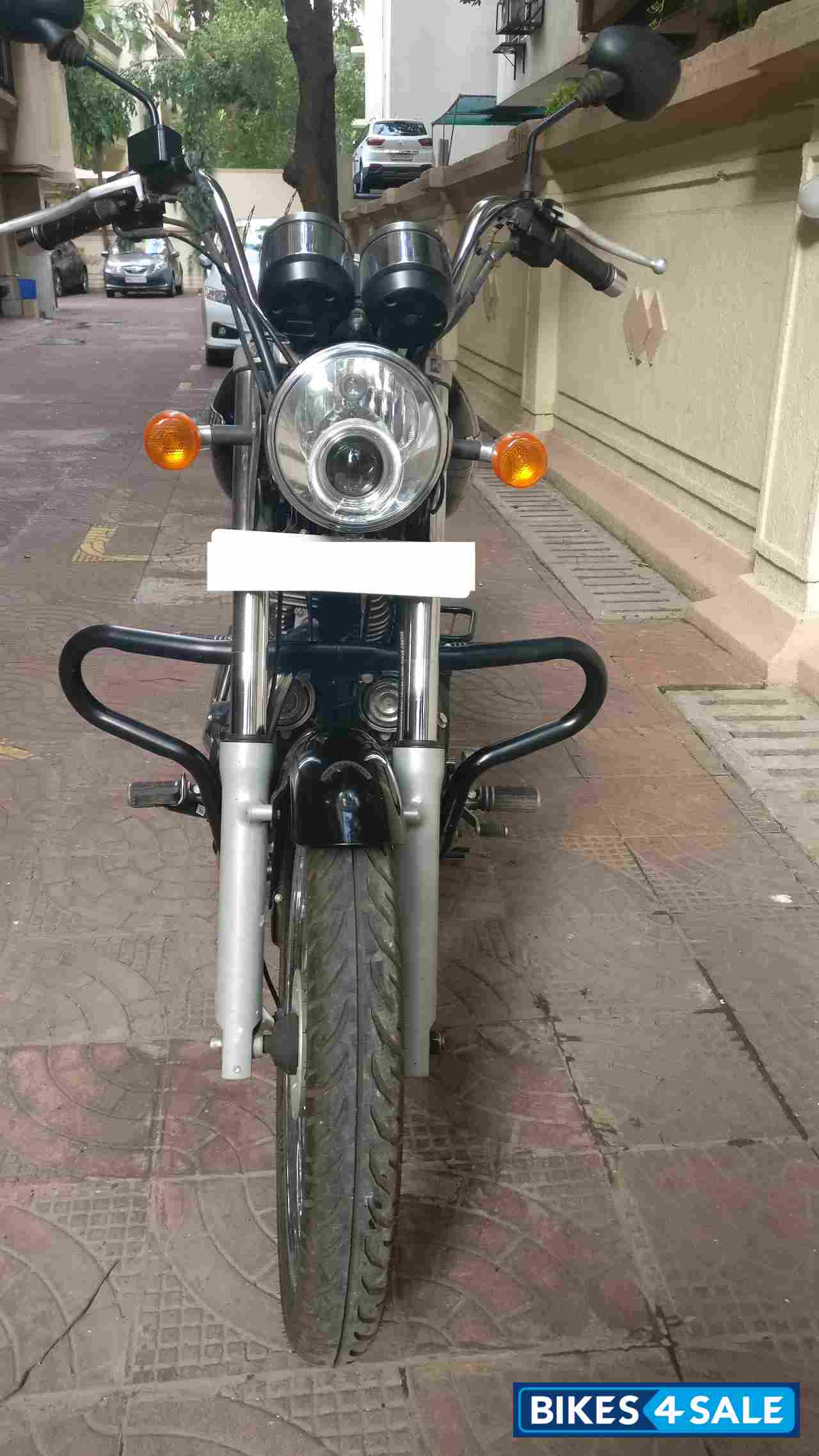 Black Royal Enfield Thunderbird 350