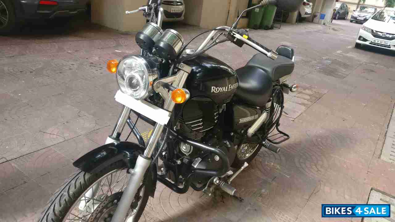 Black Royal Enfield Thunderbird 350