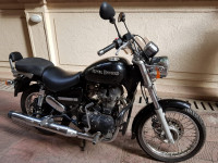 Black Royal Enfield Thunderbird 350