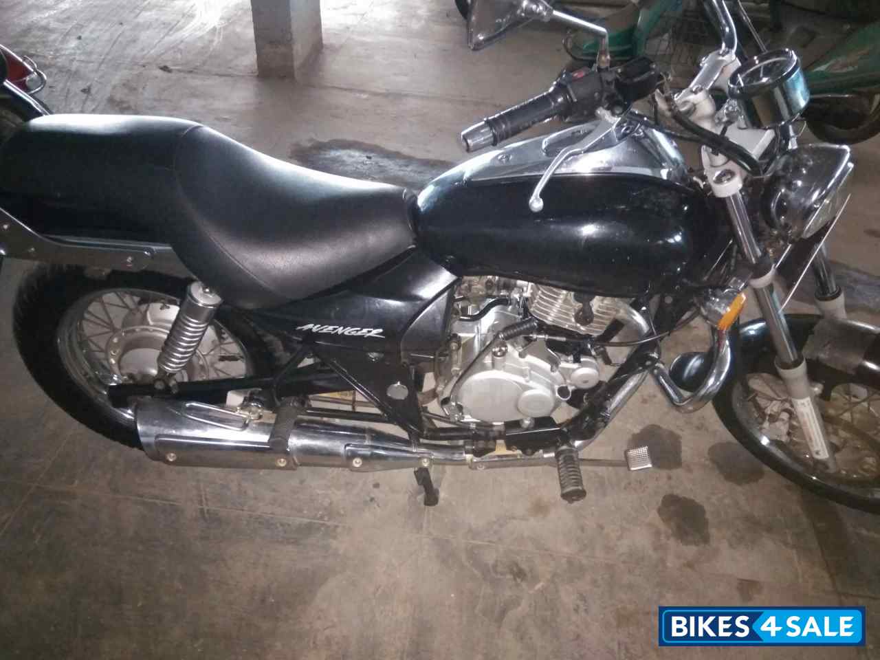 Bajaj Avenger 180 DTS-i