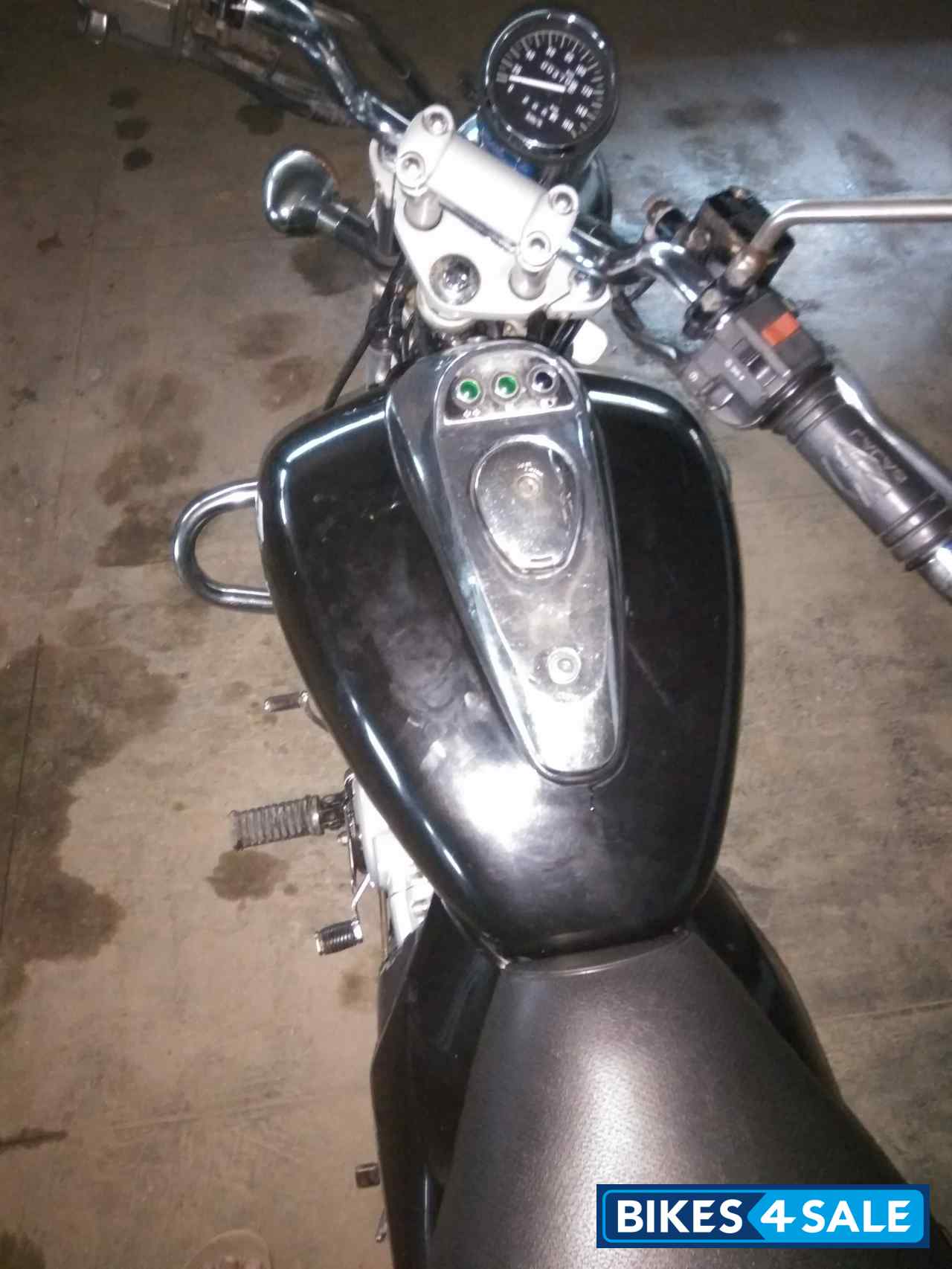 Bajaj Avenger 180 DTS-i