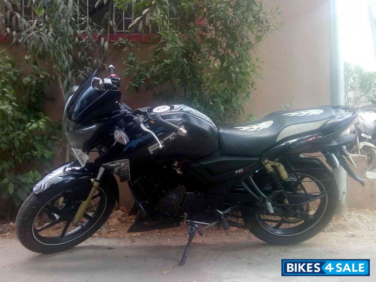 tvs apache 180 photo