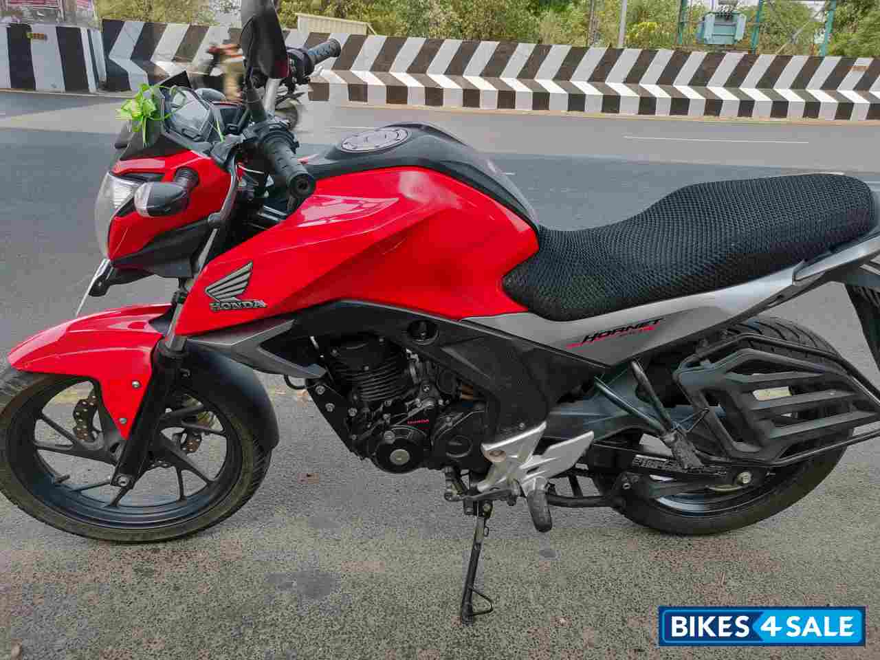 Sports Red Honda CB Hornet 160R