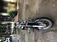Black Bajaj Avenger 220 DTS-i