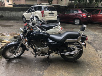 Black Bajaj Avenger 220 DTS-i