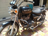 Black Royal Enfield Thunderbird 350
