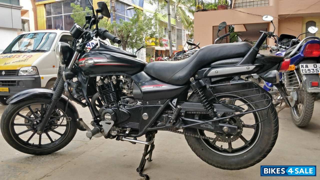 Bajaj Avenger Street 220