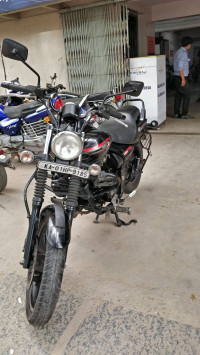 Bajaj Avenger Street 220