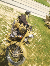 Royal Enfield Classic Desert Storm