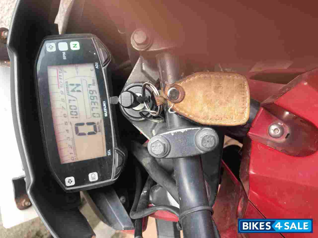 Red Suzuki Gixxer 150