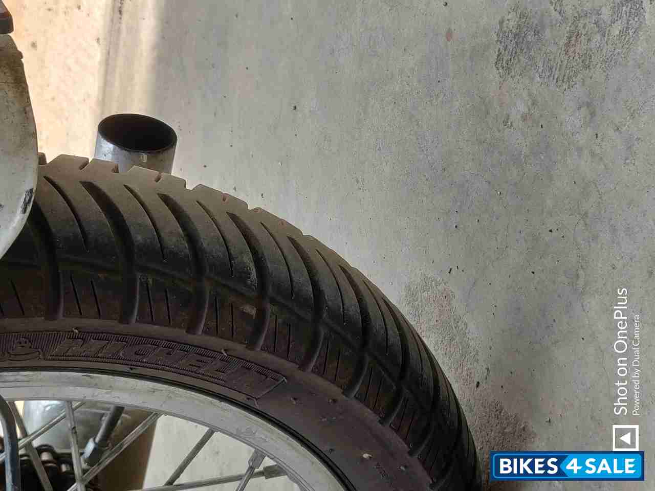 White Royal Enfield Classic 500