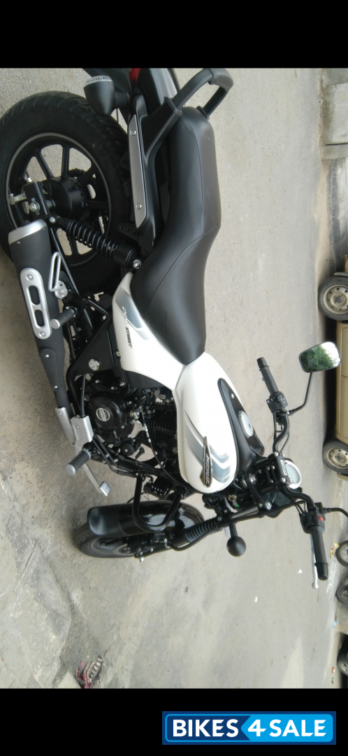 Bajaj Avenger Street 220