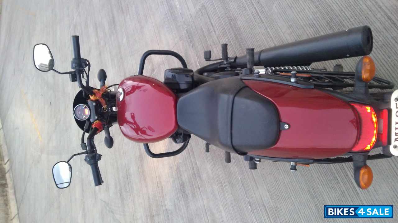 Red Harley Davidson Street 750