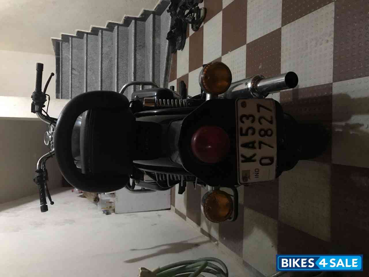 Black Royal Enfield Classic 350 Black Royal Enfield Classic 350