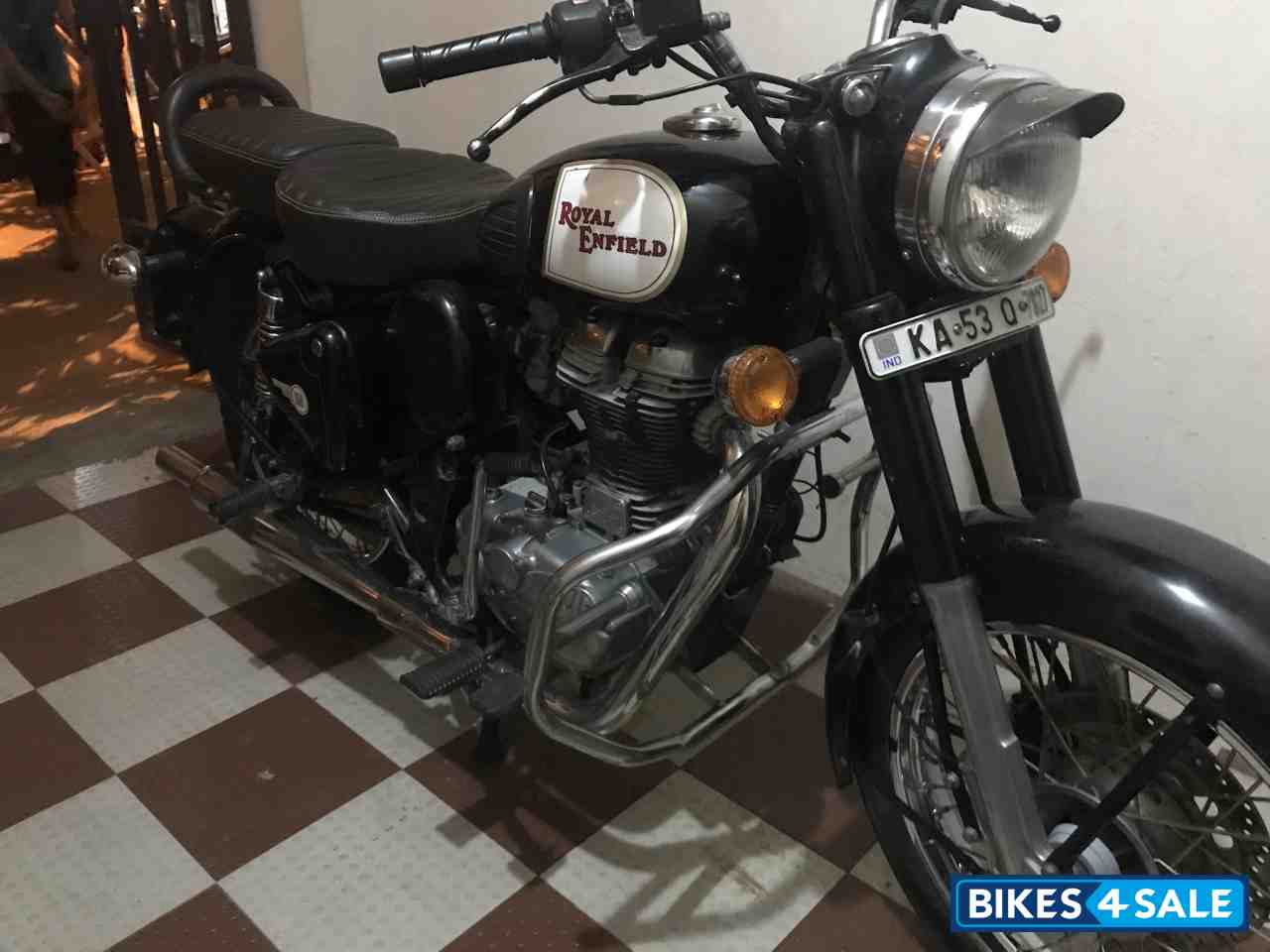 Black Royal Enfield Classic 350 Black Royal Enfield Classic 350