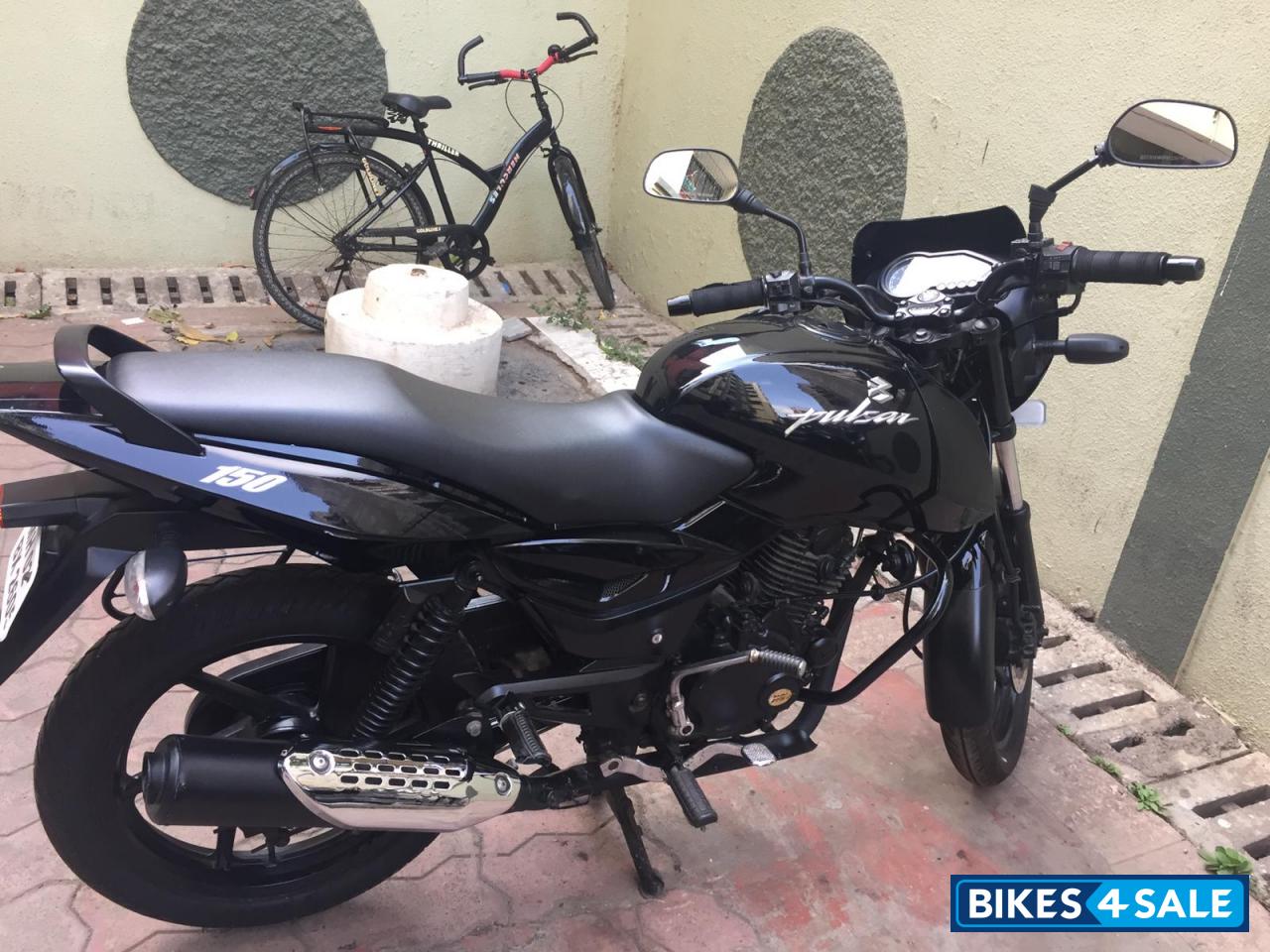 Black Bajaj Pulsar 150 DTSi Black Bajaj Pulsar 150 DTSi