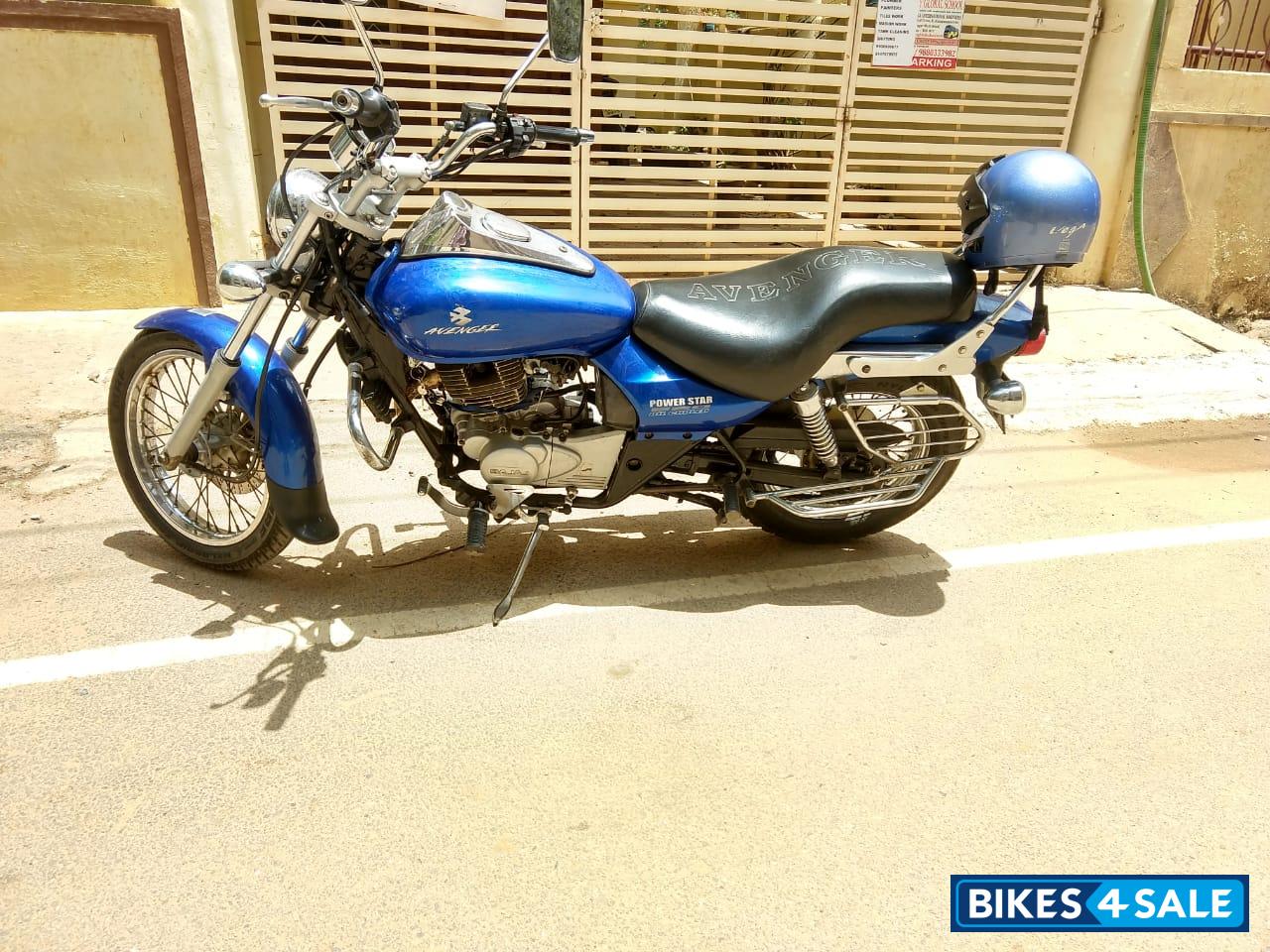 Bajaj Avenger 220 DTS-i