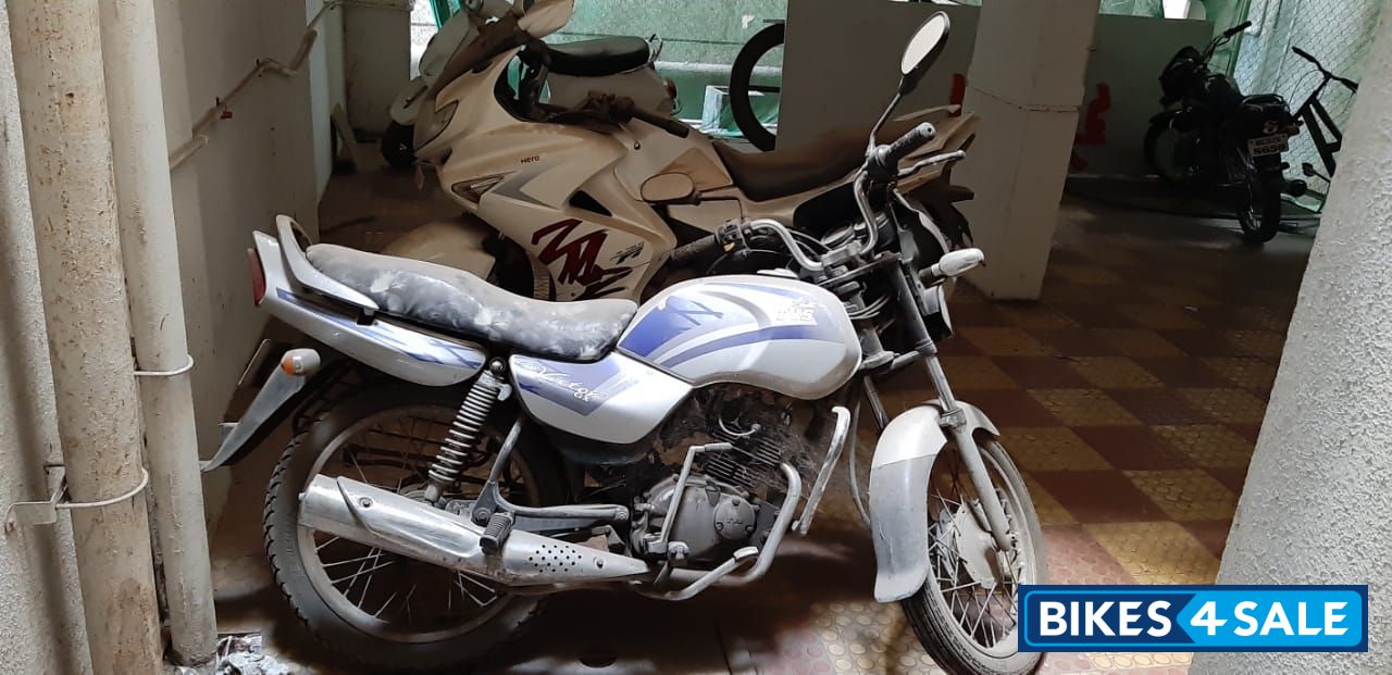 Silver TVS Victor GX