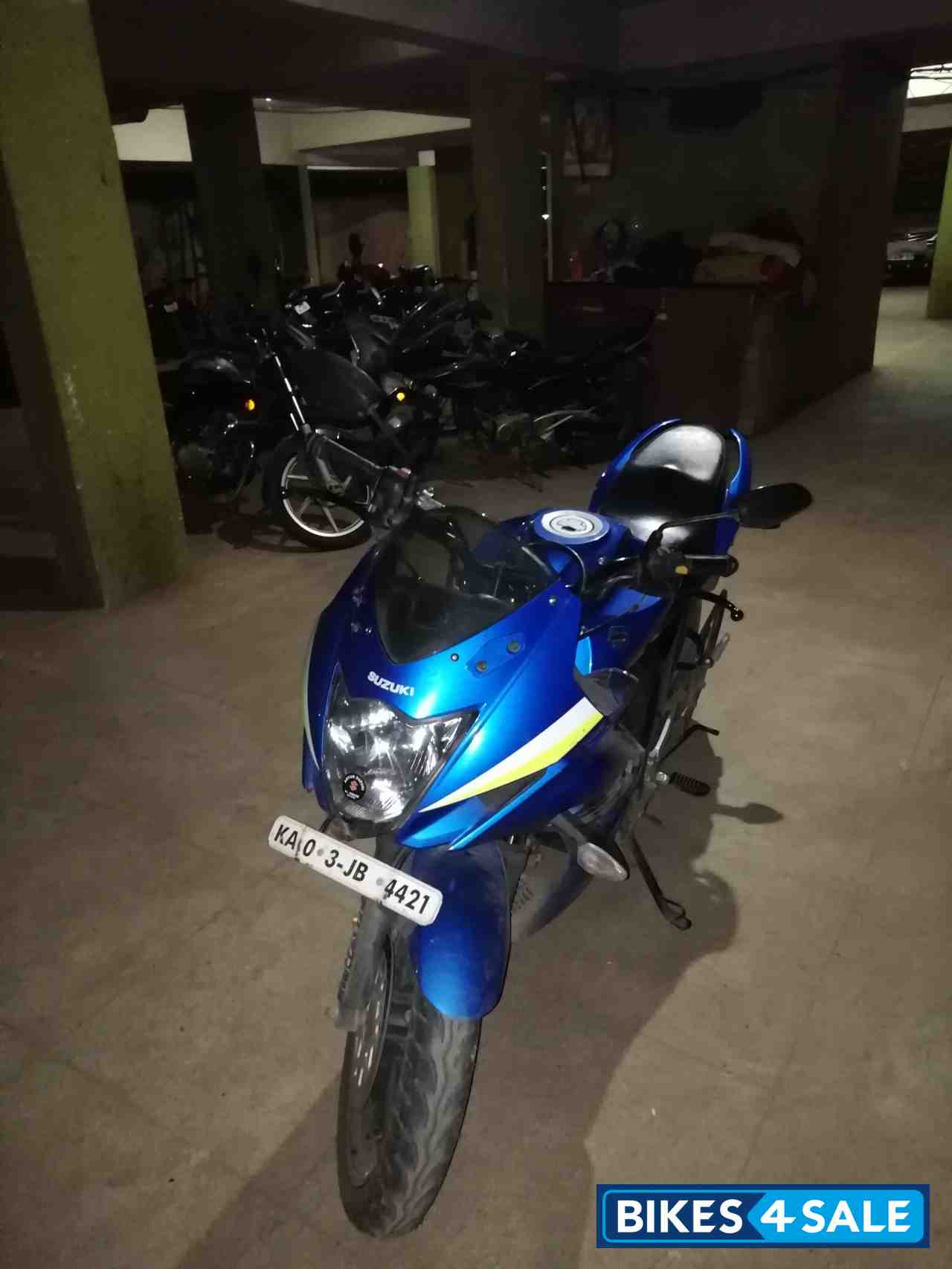 Blue Suzuki Gixxer SF