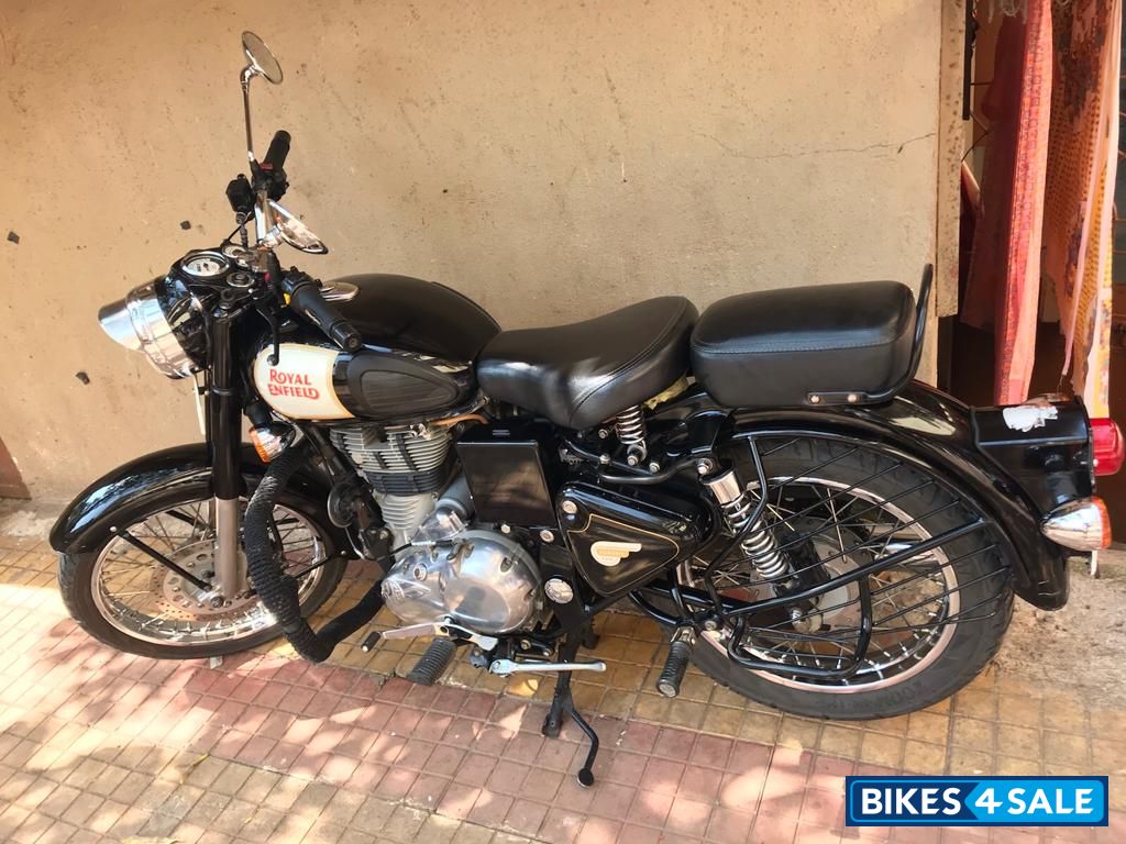Black Royal Enfield Classic 350